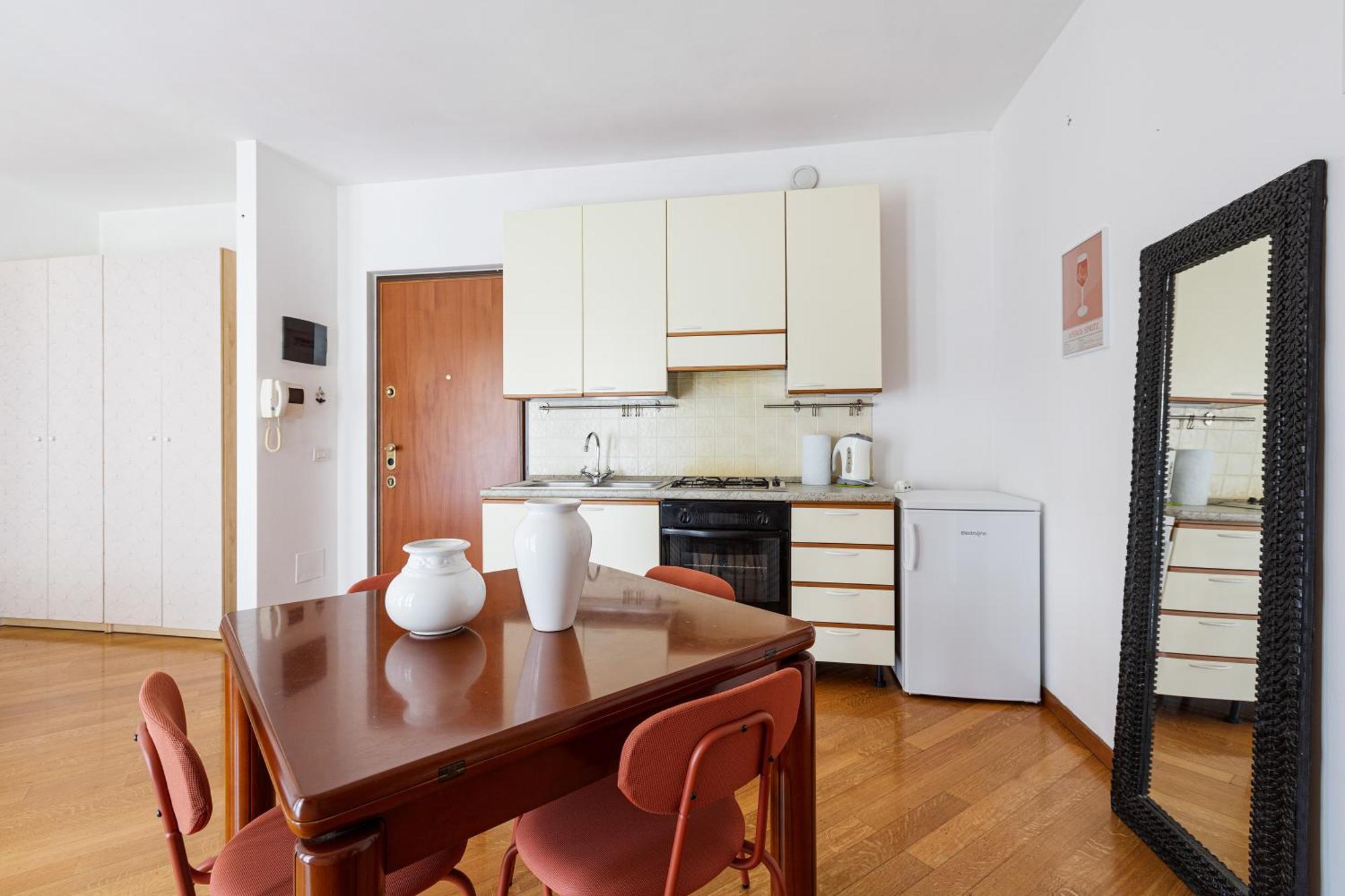 Cosy Studio With Balcony & Private Garage Milano Dış mekan fotoğraf