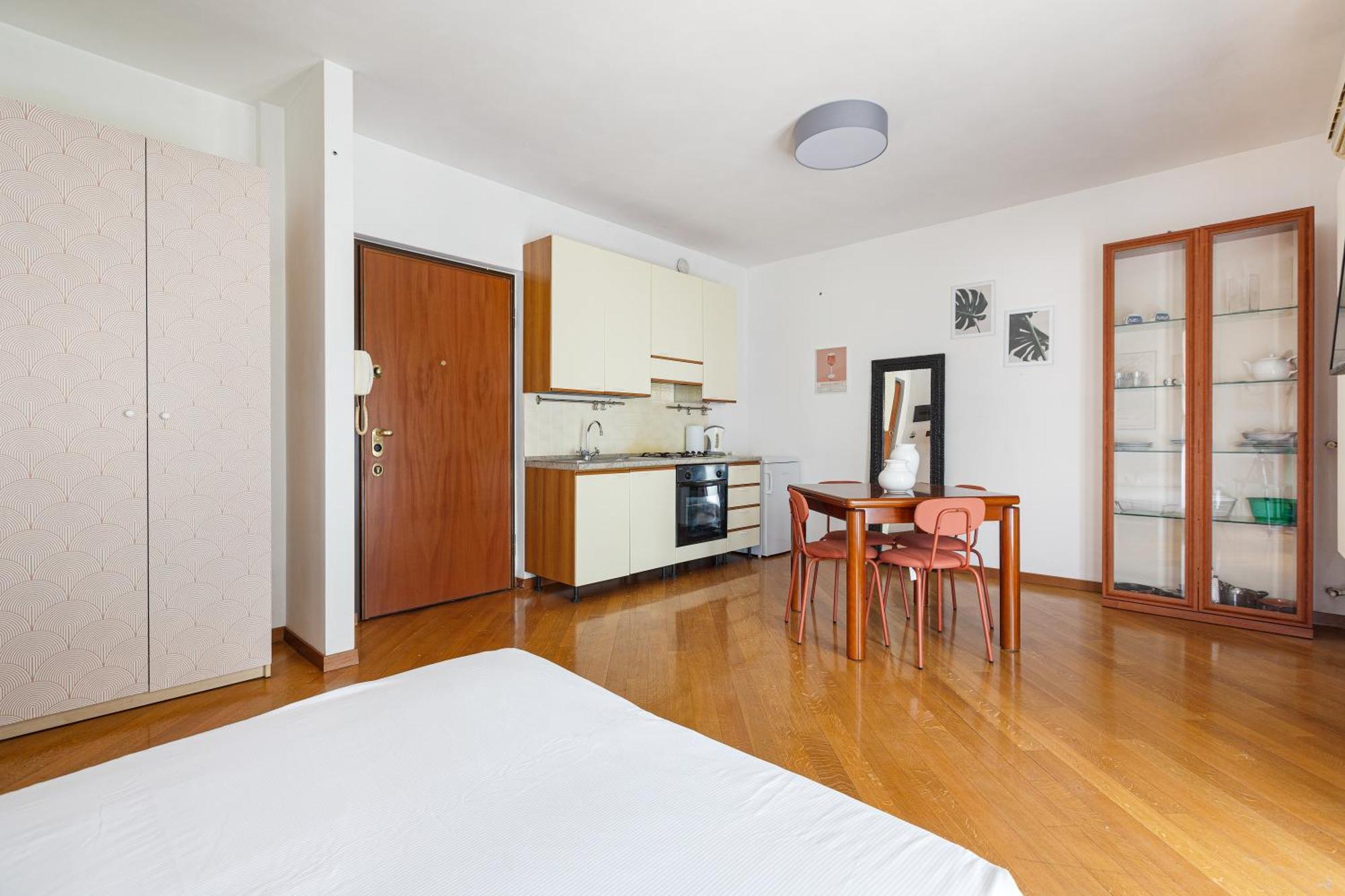 Cosy Studio With Balcony & Private Garage Milano Dış mekan fotoğraf